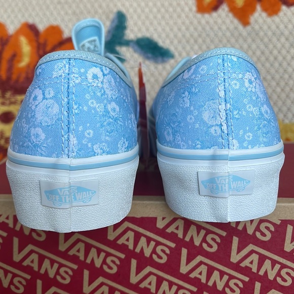 Vans Authentic Platform
(Tonal Floral)Omphldstrwt
VNOA3AV8707 WMNS sneakers - Picture 14 of 16